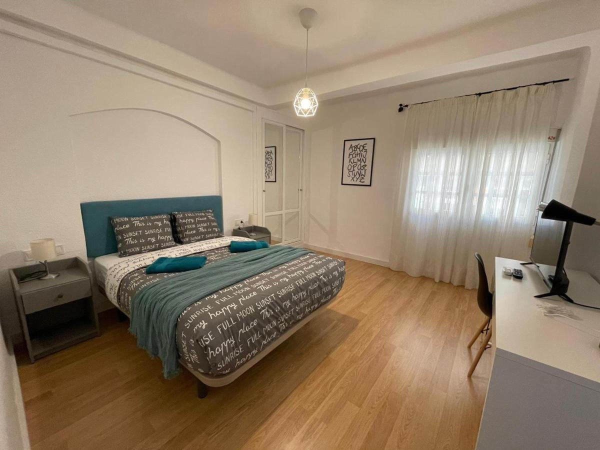 Holidays2malaga 2 Bedroom Armengual De La Mota Close Shopping Center Lejlighed Málaga