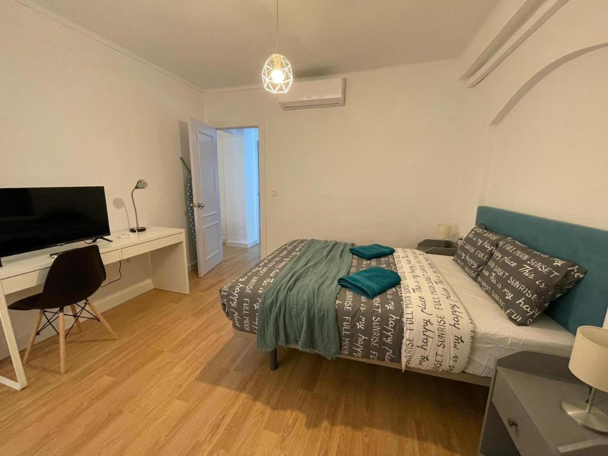 Holidays2malaga 2 Bedroom Armengual De La Mota Close Shopping Center Lejlighed