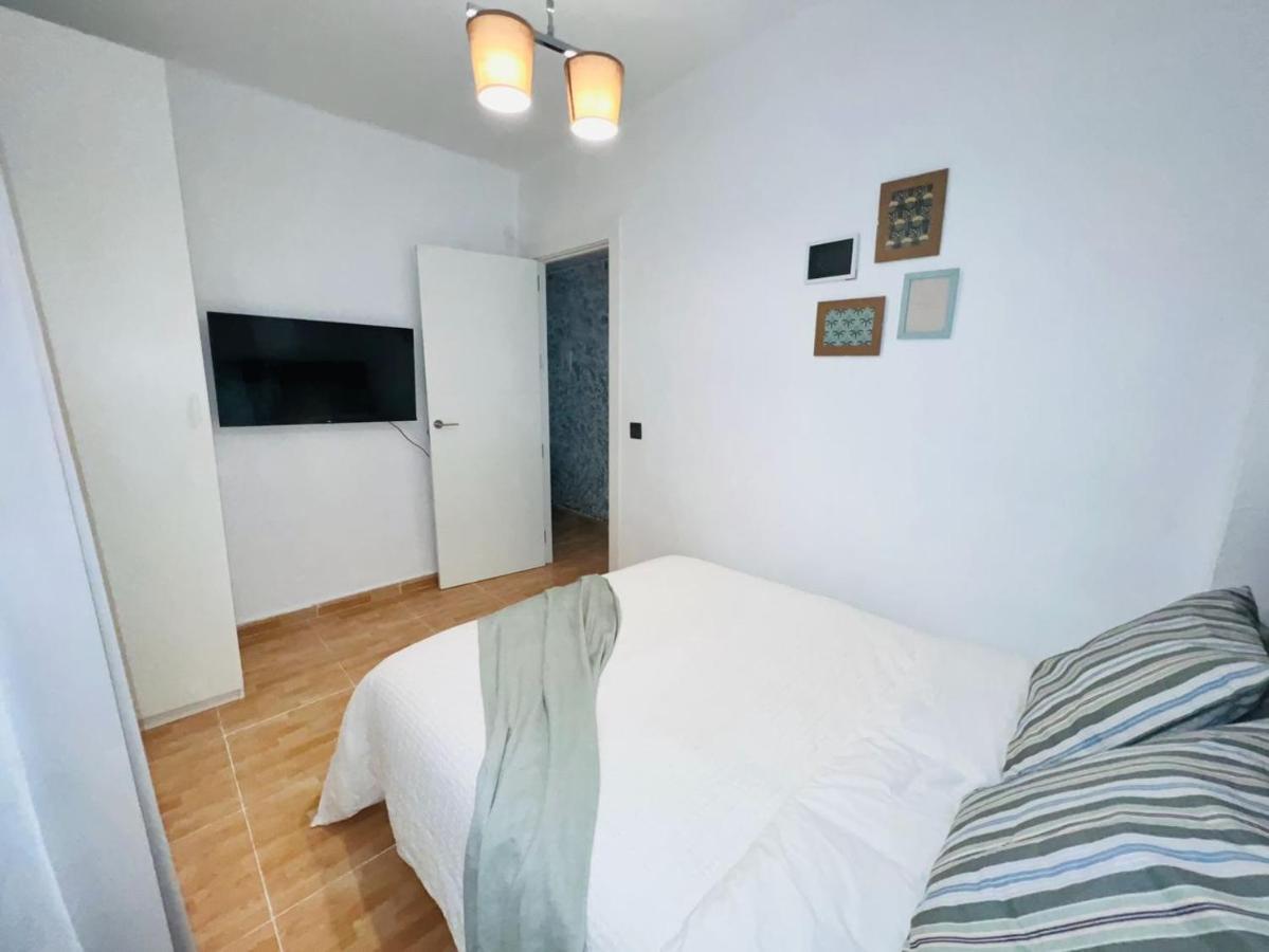 Holidays2malaga 2 Bedroom Armengual De La Mota Close Shopping Center Lejlighed *